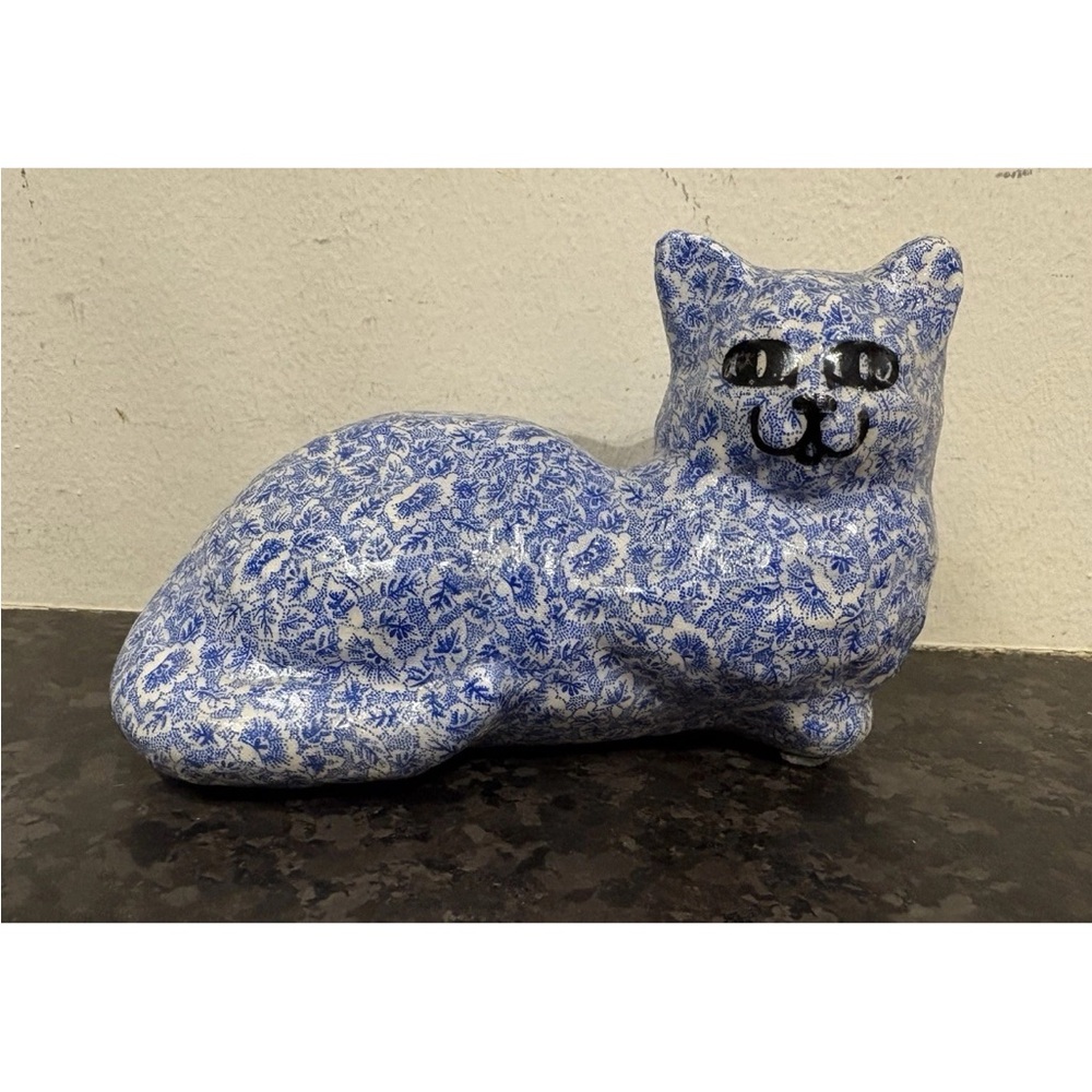 Porcelain Cat Hand Drawn Face Signed Big Whites Whatchamacallits
